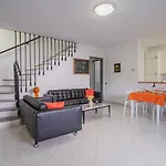 Lucerna Due-3 By Interhome Vakantiehuis Ameglia