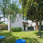 Vakantiehuis Lucerna Due-3 By Interhome